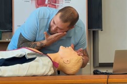 Nebezpečné výzvy z TikToku: Nemocnice v Domažlicích školí učitele,...