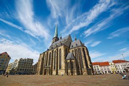 Katedrálu sv. Bartoloměje v Plzni čeká rekonstrukce střechy za 85...