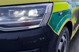 Tři králové přivolali pomoc ženě s mrtvicí. Záchranářům nechali na...