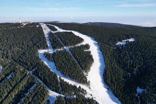 Ideální mráz i azuro: Hory na západě Čech zažily lyžařské žně