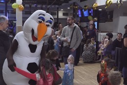 Slovany ožily dětským smíchem. Karneval v Šeříkovce pomáhal dobré věci